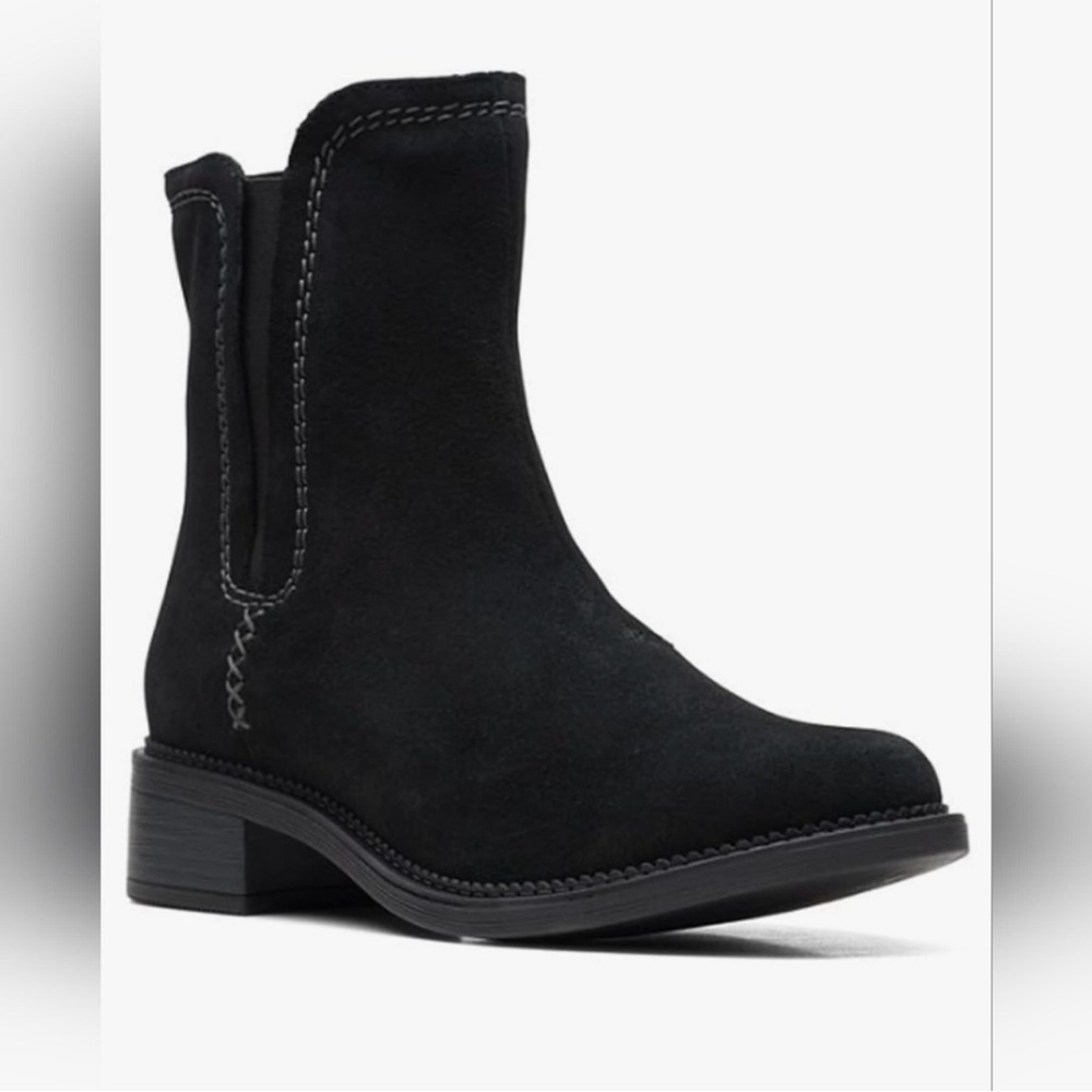 CLARKS Black Chelsea Ankle Boots 7 - Picture 3 of 11